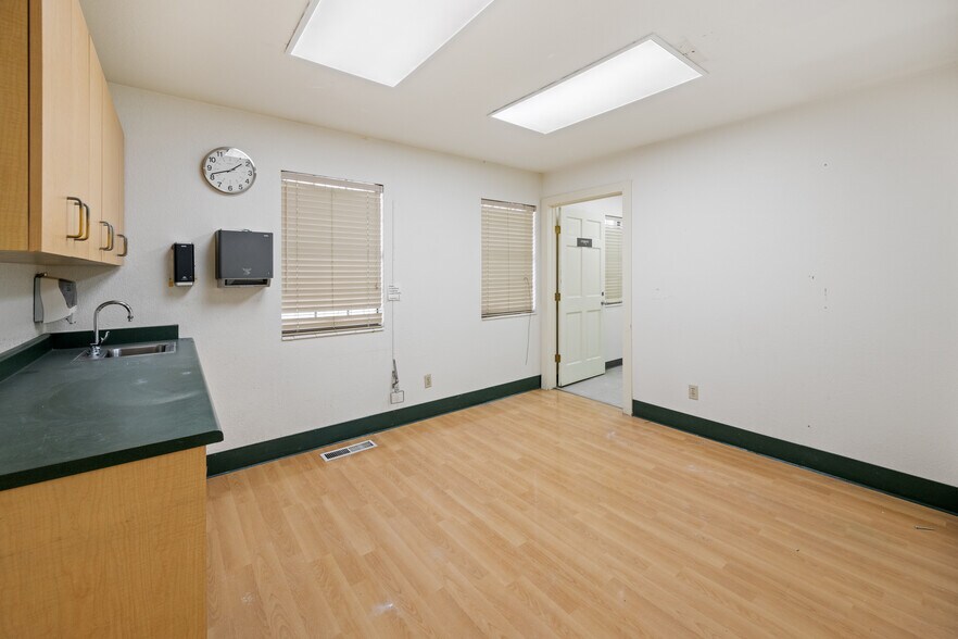More Photos Of 5295 Sun Valley Boulevard, Sun Valley Medical For Lease
