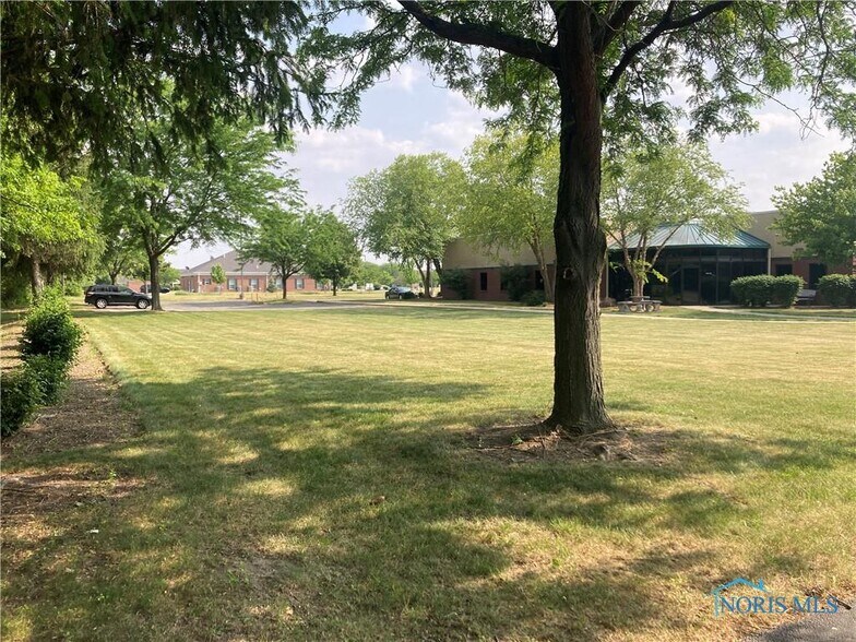 More Photos Of 741 Commerce Dr, Perrysburg Office Residential For Sale