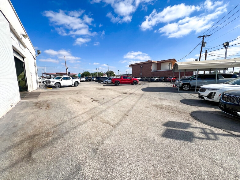 More Photos Of 3205 W Wall St, Midland Auto Dealership For Sale