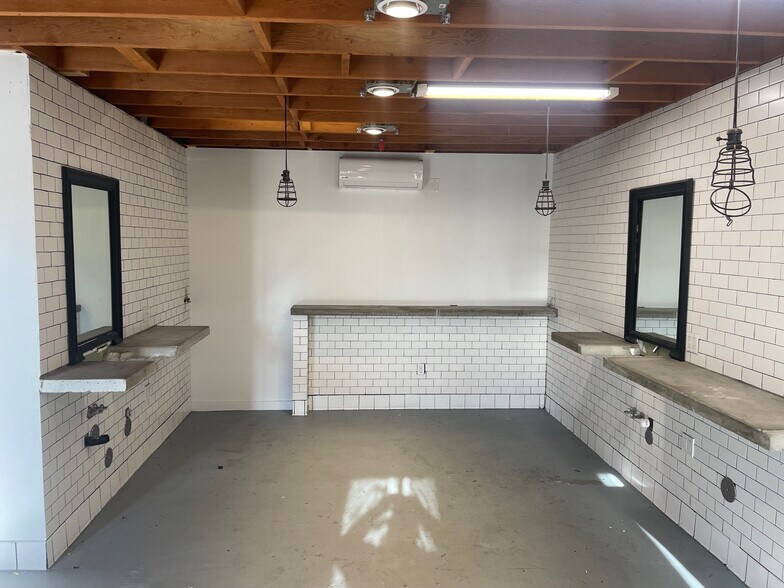 More Photos Of 428 Lincoln Blvd, Venice Freestanding For Lease