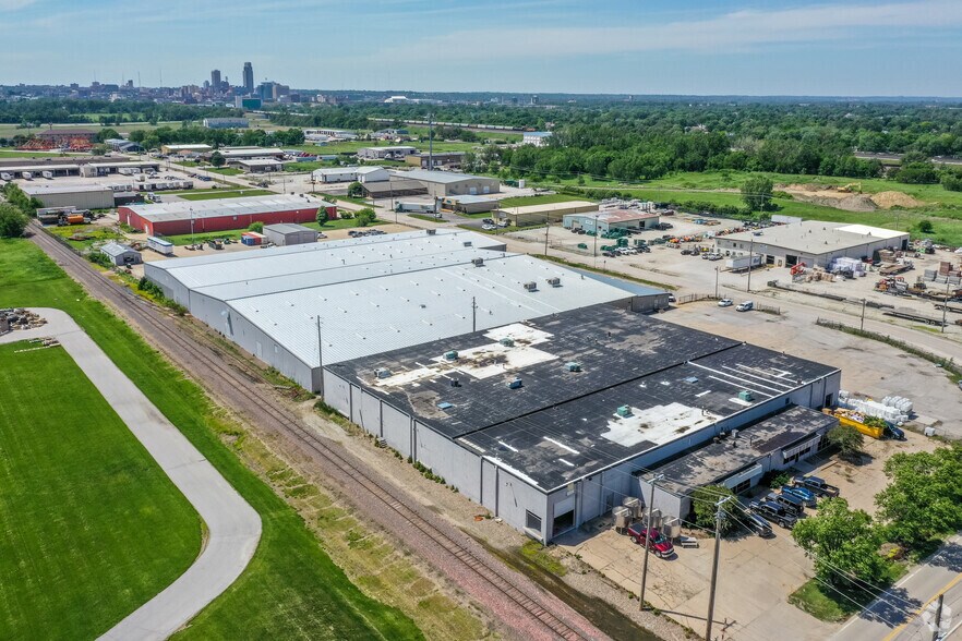 More Photos Of 3211 Nebraska Ave, Council Bluffs Warehouse For Lease