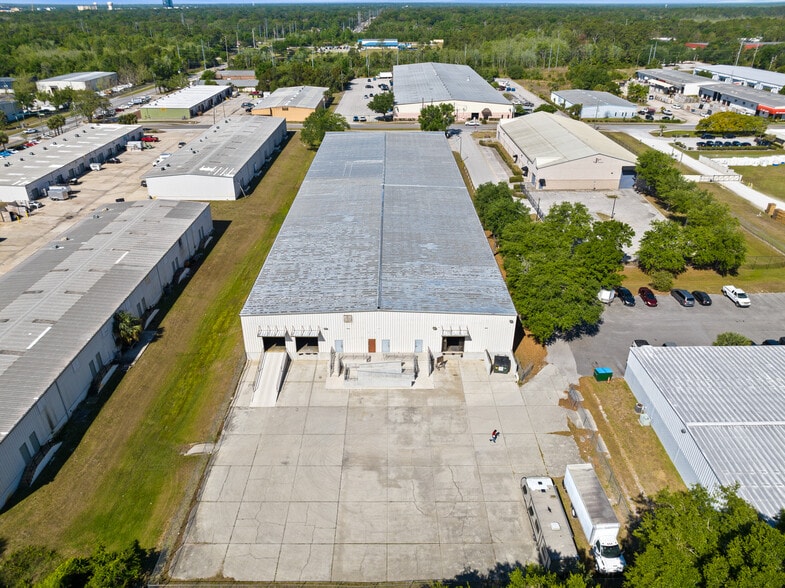 More Photos Of 1356 Bennett Dr, Longwood Distribution For Sale