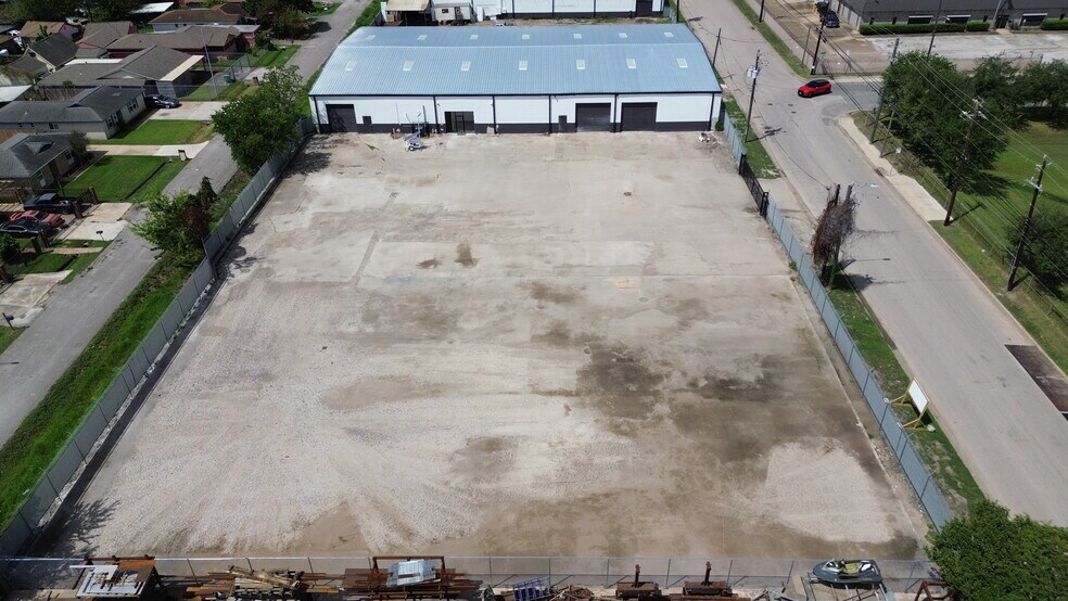 More Photos Of 8710 Scranton St, Houston Unknown For Lease