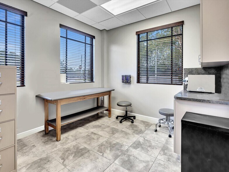 More Photos Of 10600 Griffin Rd, Cooper City Office For Sale