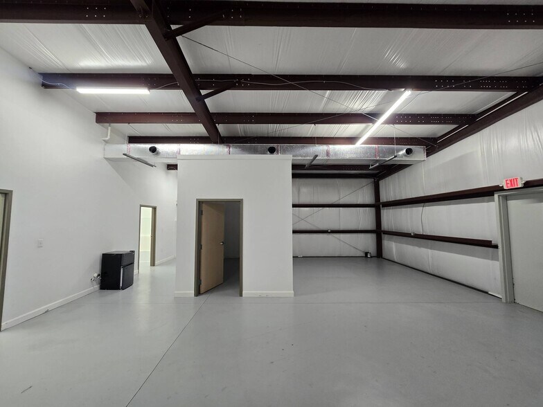 More Photos Of 8625 Gulf Beach Highway hwy, Pensacola Light Distribution For Lease