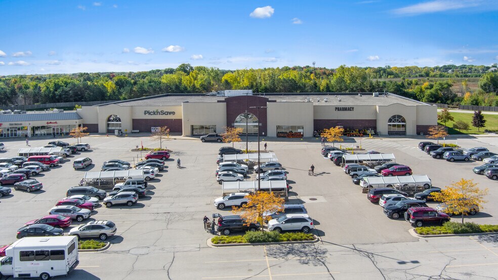 More Photos Of 7201-7255 S 76th St, Franklin General Retail For Lease