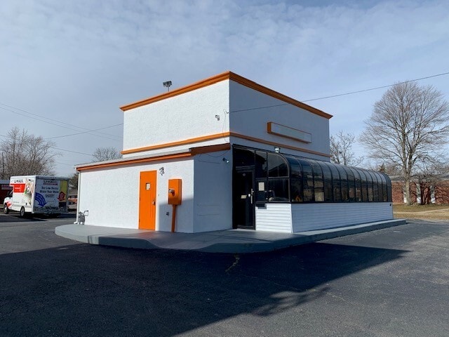 More Photos Of 102 Marrows Rd, Newark Restaurant For Lease