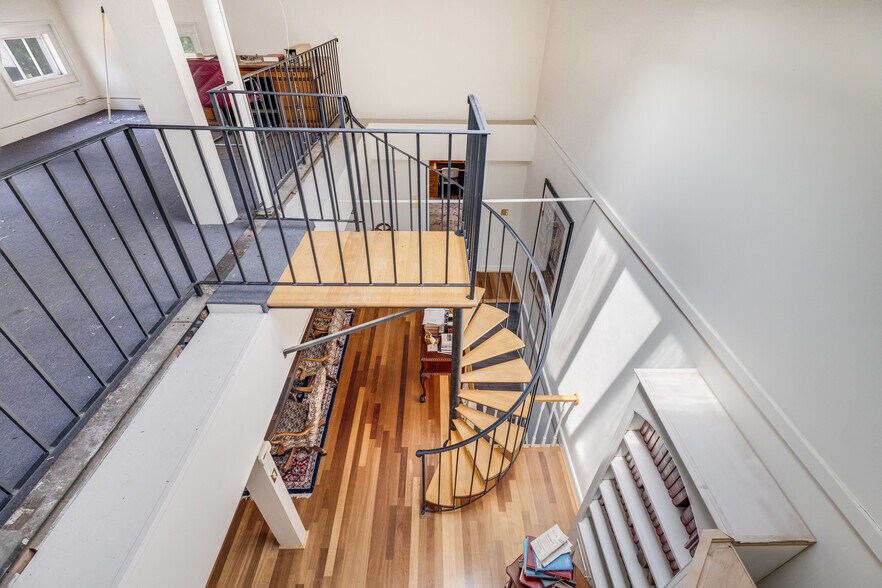 1 Lewis St, Hartford, CT 06103 Office For Lease