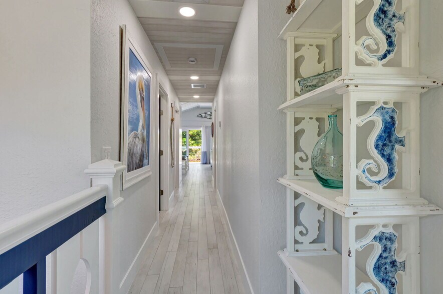 More Photos Of 193 Cocohatchee St, Naples Specialty For Sale