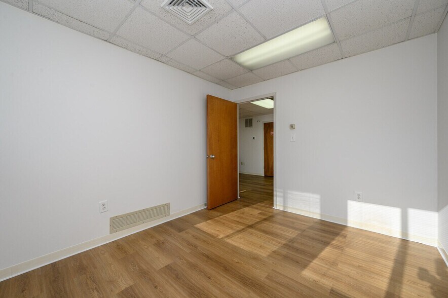 More Photos Of 176-182 Tamarack Cir, Skillman Medical For Sale