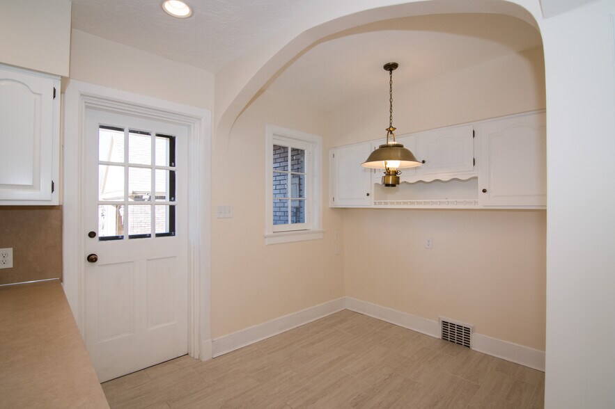 More Photos Of 109 N Main St, Springville Office For Lease
