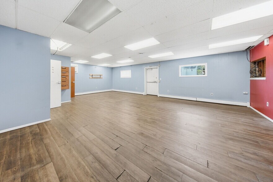 More Photos Of 29 Church St, Port Jervis Flex For Sale