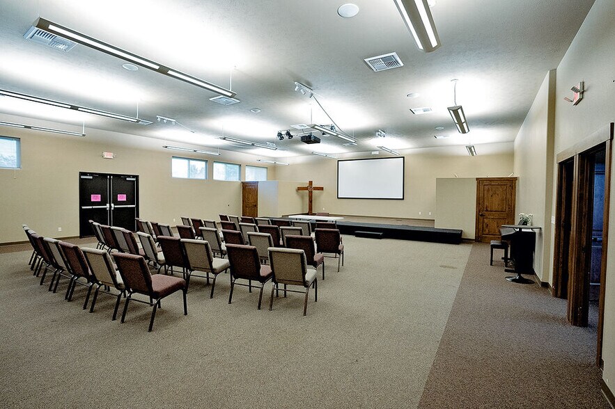 More Photos Of 6701 N Idaho Rd, Newman Lake Lodge Meeting Hall For Sale