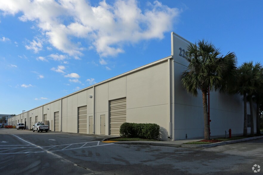 More Photos Of 2253 Vista Pky, West Palm Beach Unknown For Lease