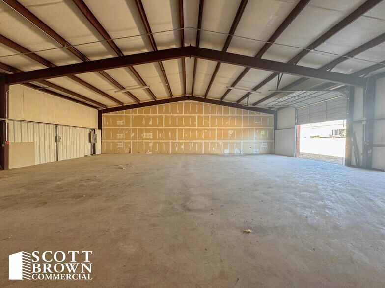 More Photos Of 900 Utility Rd, Sanger Unknown For Lease