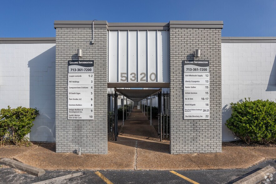 More Photos Of 5320 Gulfton St, Houston Light Distribution For Lease