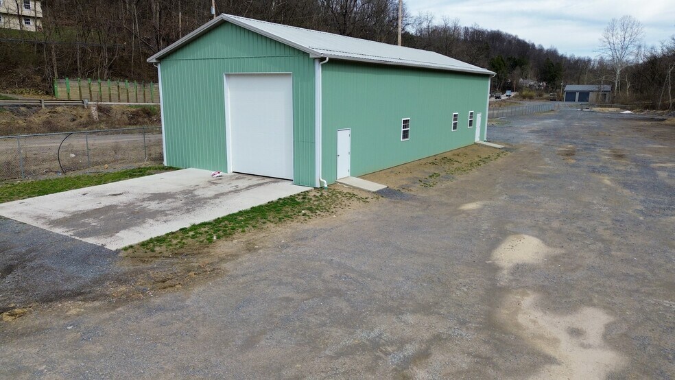 More Photos Of 469 Mason Dixon Hwy, Morgantown Distribution For Lease