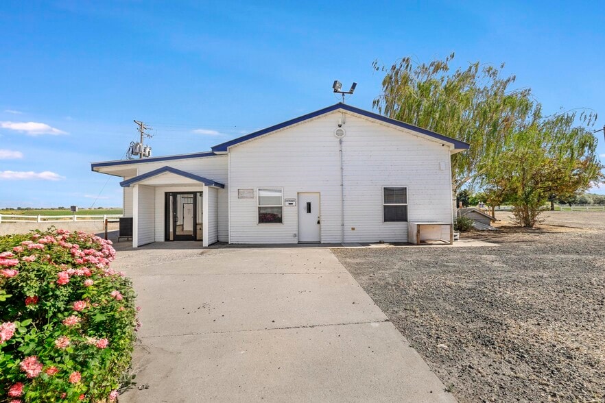More Photos Of 4074 N 2000 E, Filer Warehouse For Sale