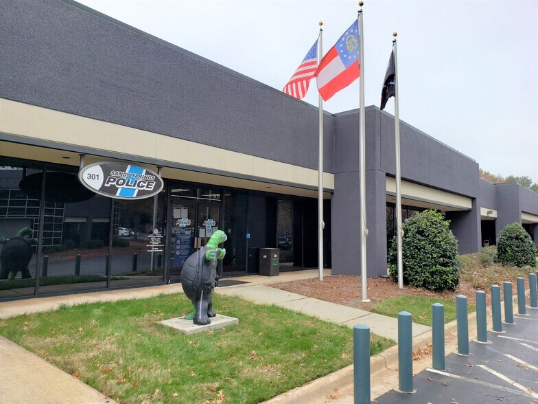 More Photos Of 7840 Roswell Rd, Sandy Springs Office For Sale