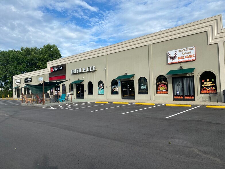 More Photos Of 19501-19507 W Catawba Ave, Cornelius Unknown For Lease