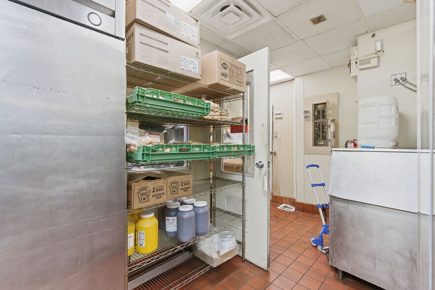 More Photos Of 2227 N Monroe St, Tallahassee Fast Food For Sale