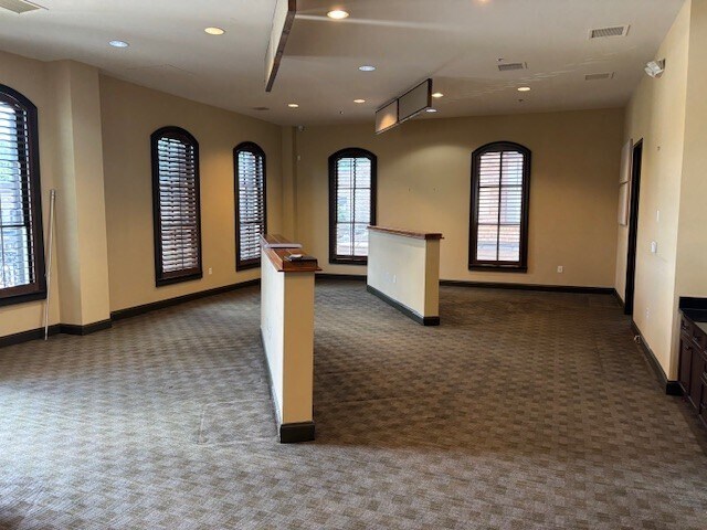 More Photos Of 8480 Holcomb Bridge Rd, Alpharetta Freestanding For Sale