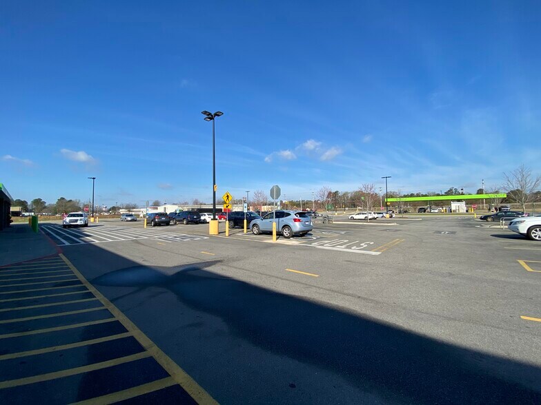 More Photos Of 2503 W 5th St, Lumberton Service Station For Sale