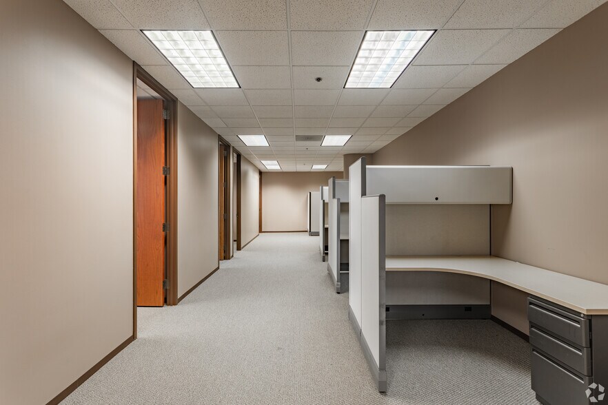 More Photos Of 1721 Moon Lake Blvd, Hoffman Estates Office For Lease