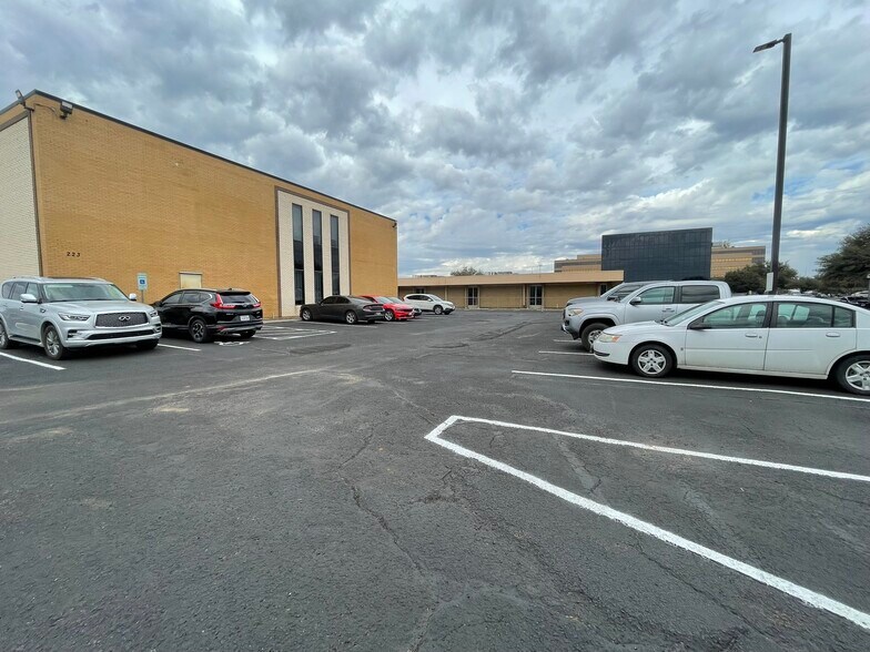 More Photos Of 223 NE Loop 820, Hurst Medical For Sale