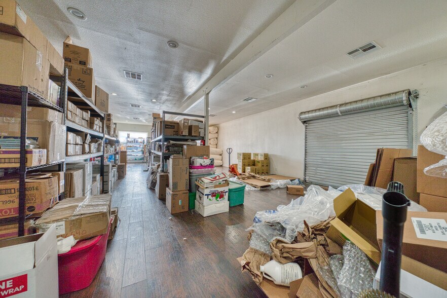 More Photos Of 14802 Lakeshore Dr, Clearlake Storefront For Sale