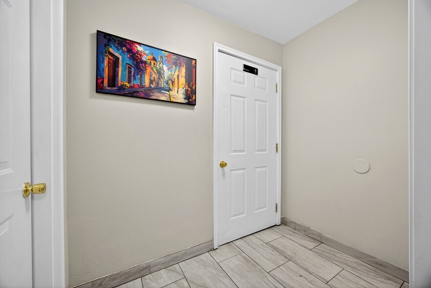 More Photos Of 4350 Augusta Rd, Lexington Restaurant For Sale