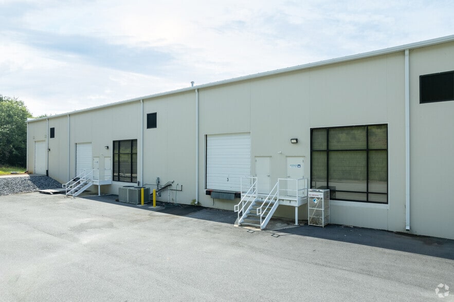 More Photos Of 140 Corporate Dr, Spartanburg Research And Development For Lease