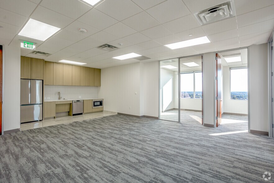 More Photos Of 12400 Coit Rd, Dallas Office For Lease