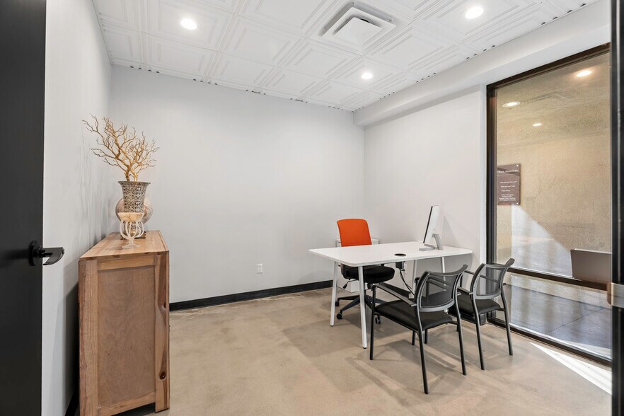 More Photos Of 4600 W American Ave, Bakersfield Office For Sale