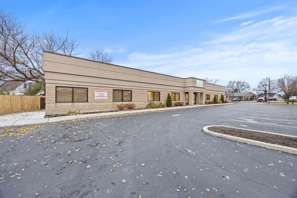 More Photos Of 4520 Military Rd, Niagara Falls Office For Sale