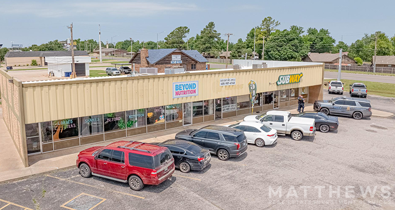 Primary Photo Of 733 W Petree Rd, Anadarko Storefront For Sale