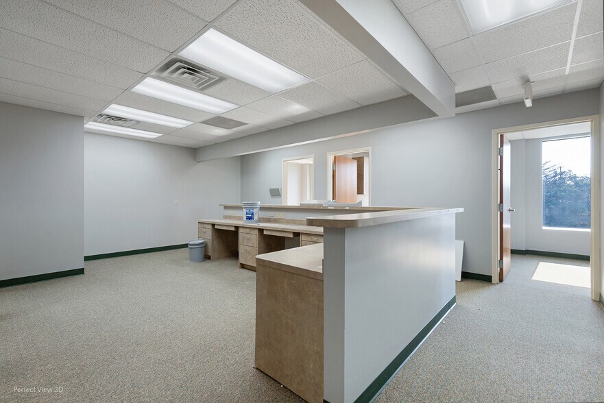 More Photos Of 507 W Kendall Dr, Yorkville Medical For Lease