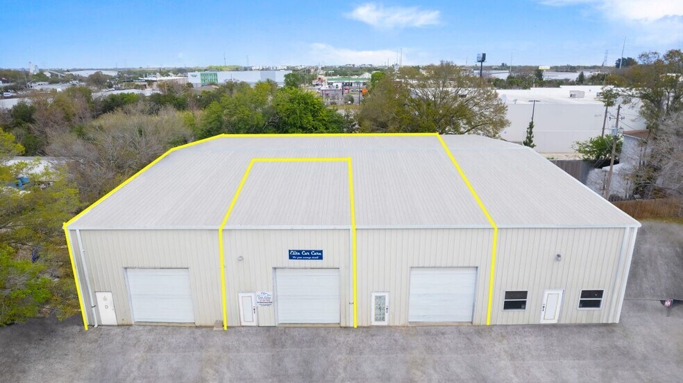 More Photos Of 9161 131st Pl N, Largo Warehouse For Lease