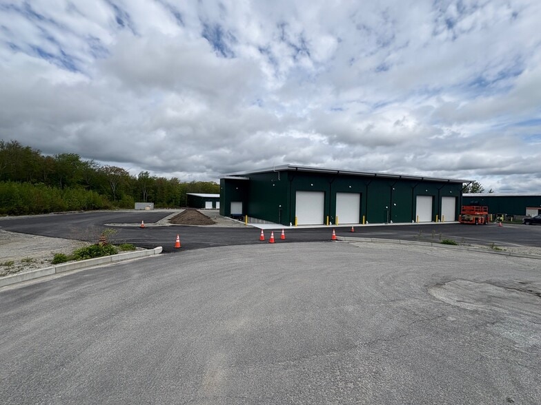 More Photos Of 21 Daniels Way, Cranston Warehouse For Sale