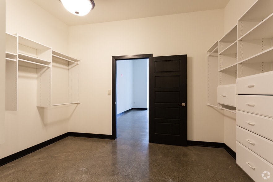 More Photos Of 226 N Water St, Milwaukee Apartments For Sale