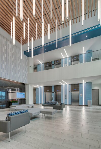 More Photos Of 10425 Huffmeister Rd, Houston Medical For Lease