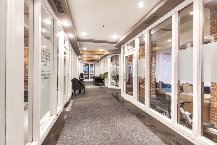 More Photos Of 387 Rue Saint-Paul O, Montréal Loft Creative Space For Sale