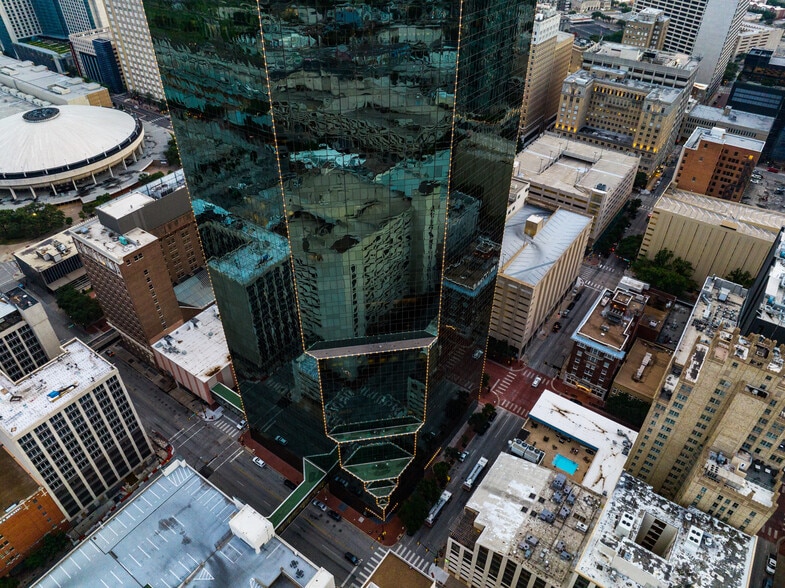 More Photos Of 777 Main St, Fort Worth Office For Lease