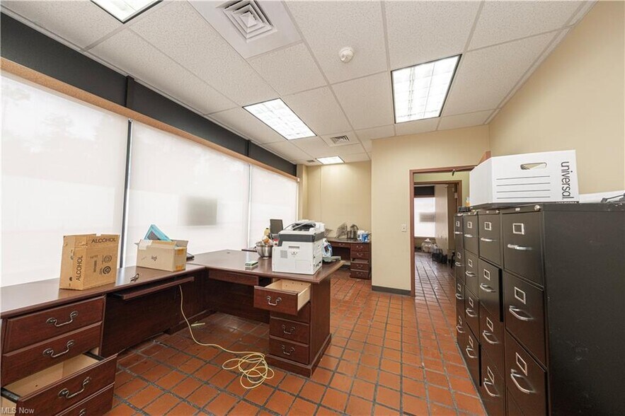 More Photos Of 1439 Sunset Blvd, Steubenville Light Manufacturing For Sale