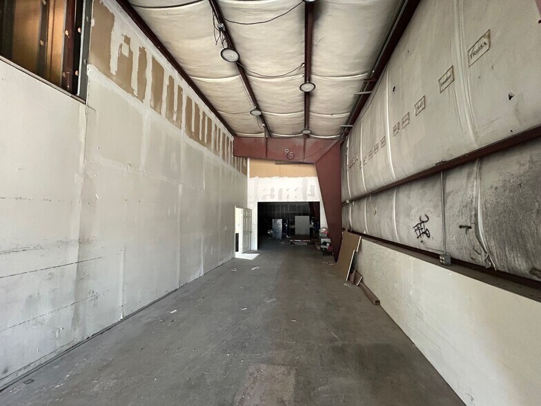 More Photos Of 4748 Sherwood Ln, Houston Warehouse For Lease