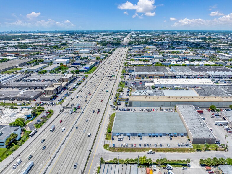 More Photos Of 7000 NW 77th ct, Miami Warehouse For Sale