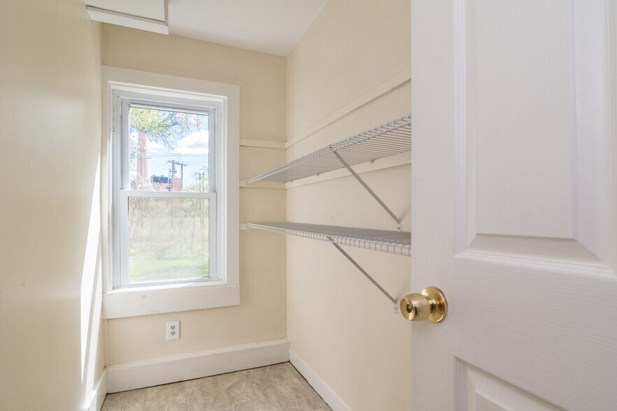 More Photos Of 15-24 Paquette & 142-144 West St ave, Northampton Apartments For Sale
