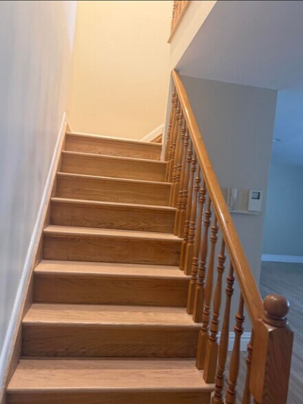 More Photos Of 11882 Metropolitan Ave, Kew Gardens Office For Sale