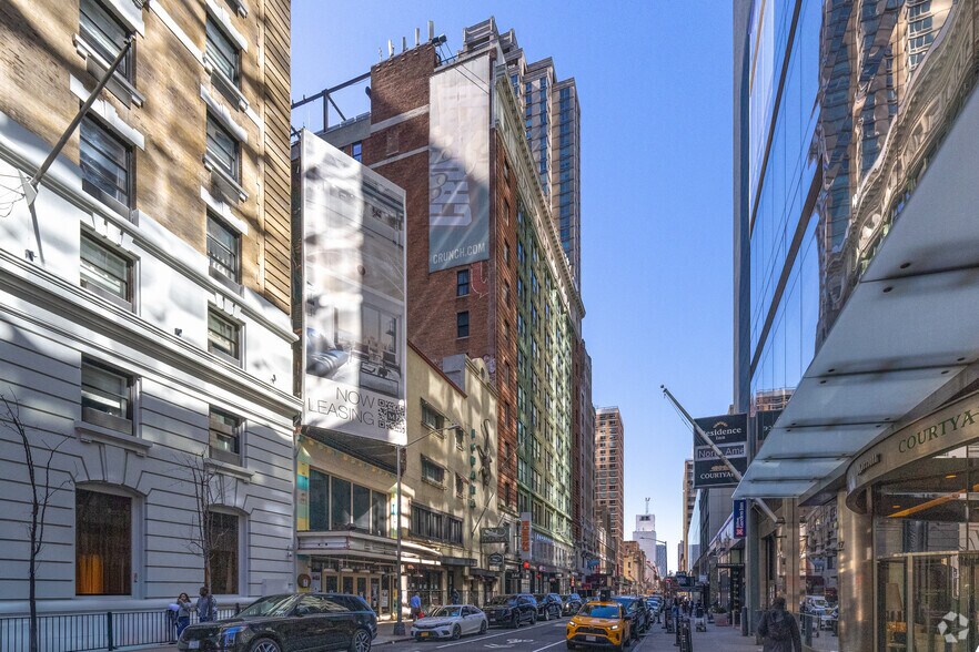 More Photos Of 244-250 W 54th St, New York Medical For Lease