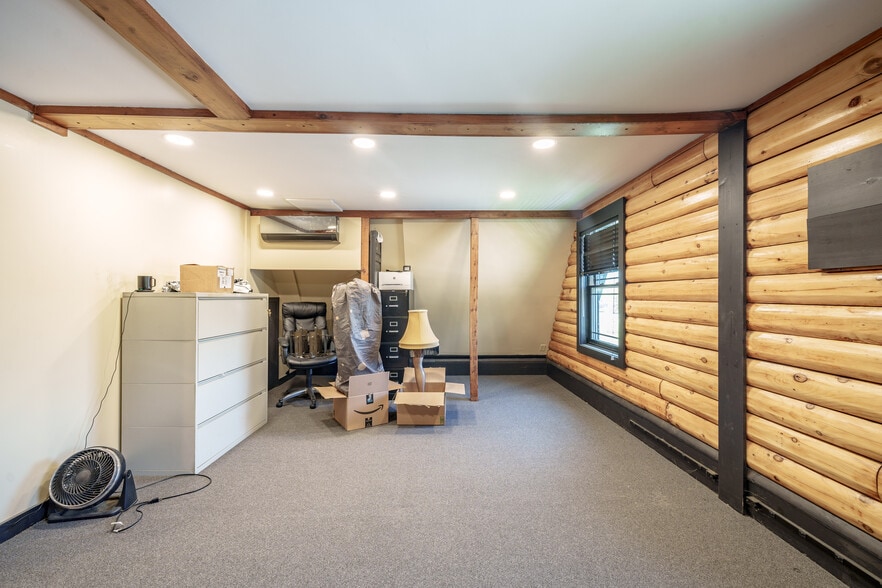 More Photos Of 2511 Boston Rd, Wilbraham Freestanding For Sale